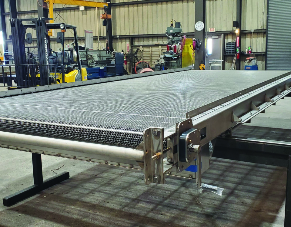 Custom traveling cooling tower sump screen